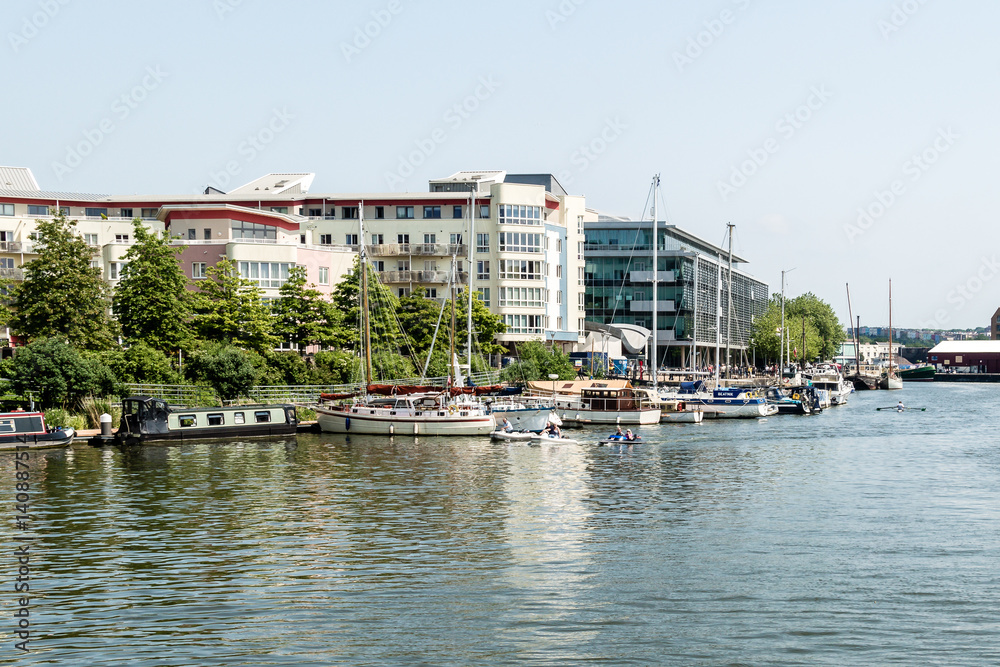 Luxury Apartments and Boats next to Bristol Marina