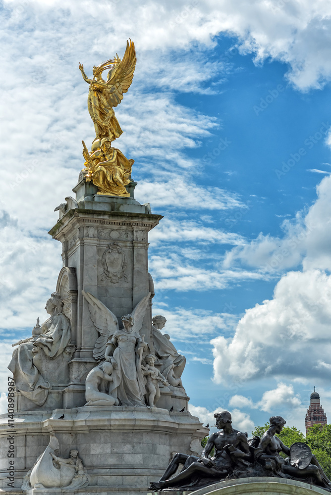 Vertical side view for Queen Victoria monument in front of Buckingham Palace Vertical side view for Queen Victoria monument in front of Buckingham Palace