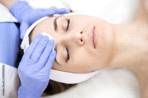 Obraz na plátně Face Skin Cleaning