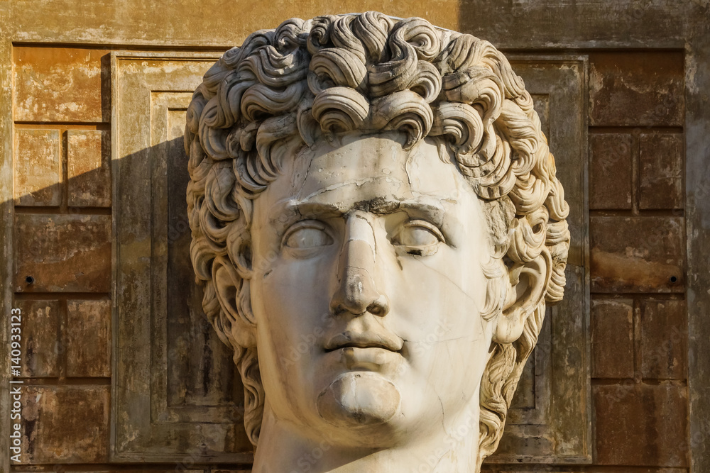 statue in rome