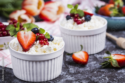 Fresh cottage cheese and berries © pronina_marina