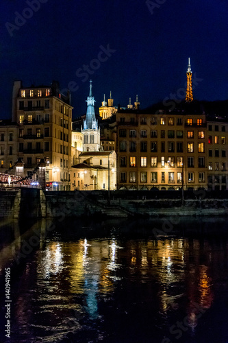 Quais de Saône à Lyon de nuit