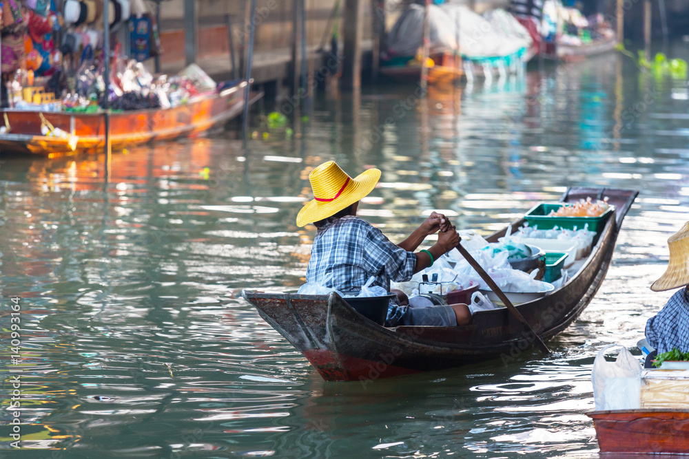 Floating  market