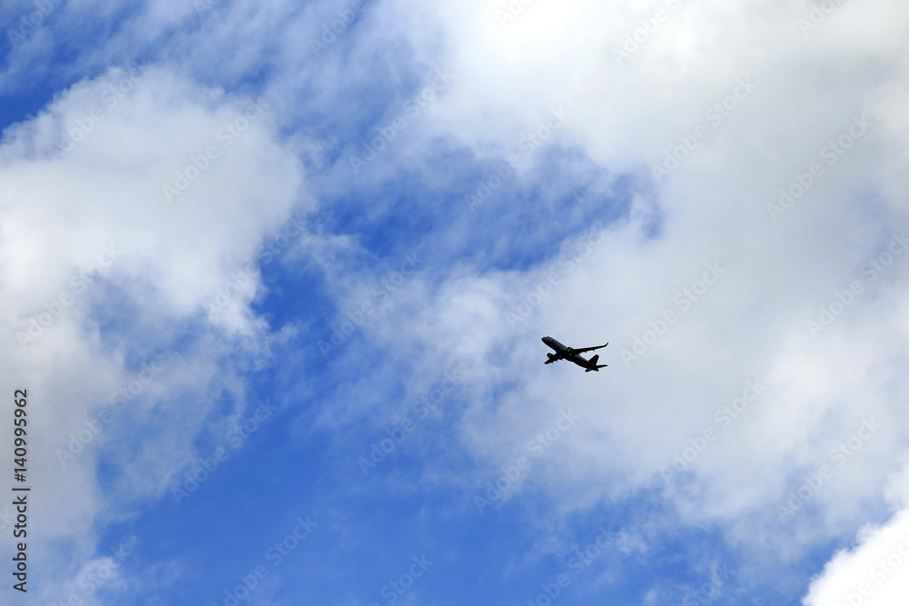 Cumulus clouds and aircraft