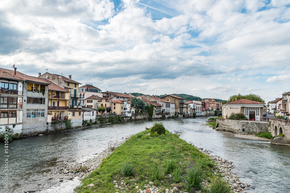Obraz premium Old buildings in southern french city Saint-Girons