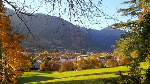 Tableau sur toile Bressanone in autunno