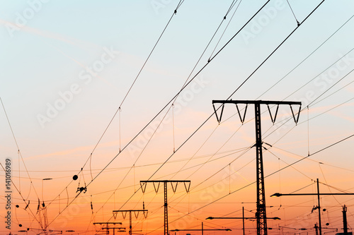 Oberleitungen/Himmel mit Stromleitungen photo