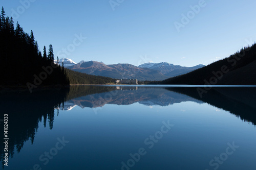 Fototapeta Naklejka Na Ścianę i Meble -  Lake Louise - Rocky Mountains