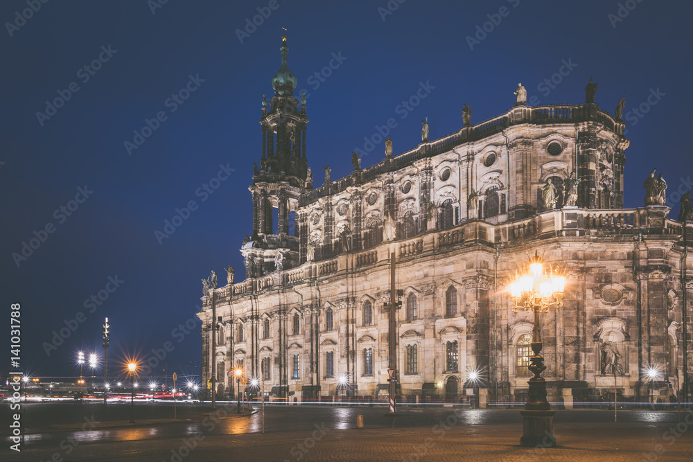 Hofkirche in Dresden Altstadt am Abend, Sachsen in Deutschland
