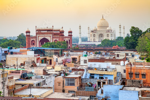 Obraz na płótnie Agra town with Taj Mahal at sunset w salonie