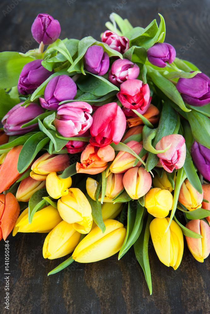 Obraz premium Strauss aus bunten Tulpen