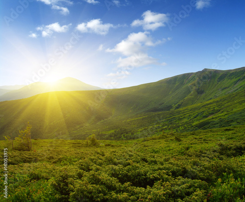 Fototapeta Naklejka Na Ścianę i Meble -  Mountain landscape on sun