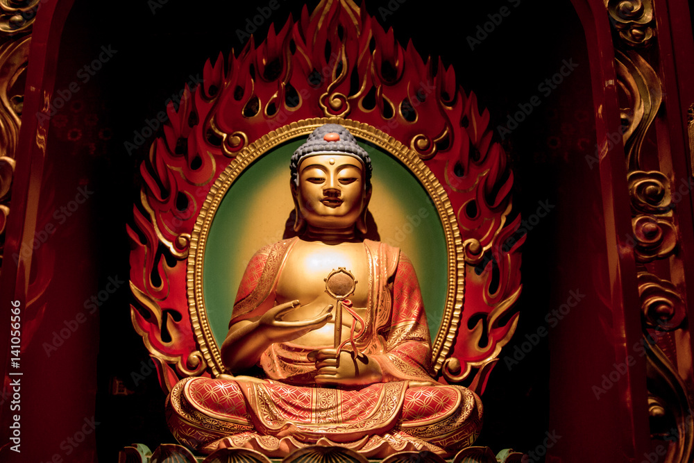Fototapeta premium Buddha in the Tooth Relic Temple, Singapore