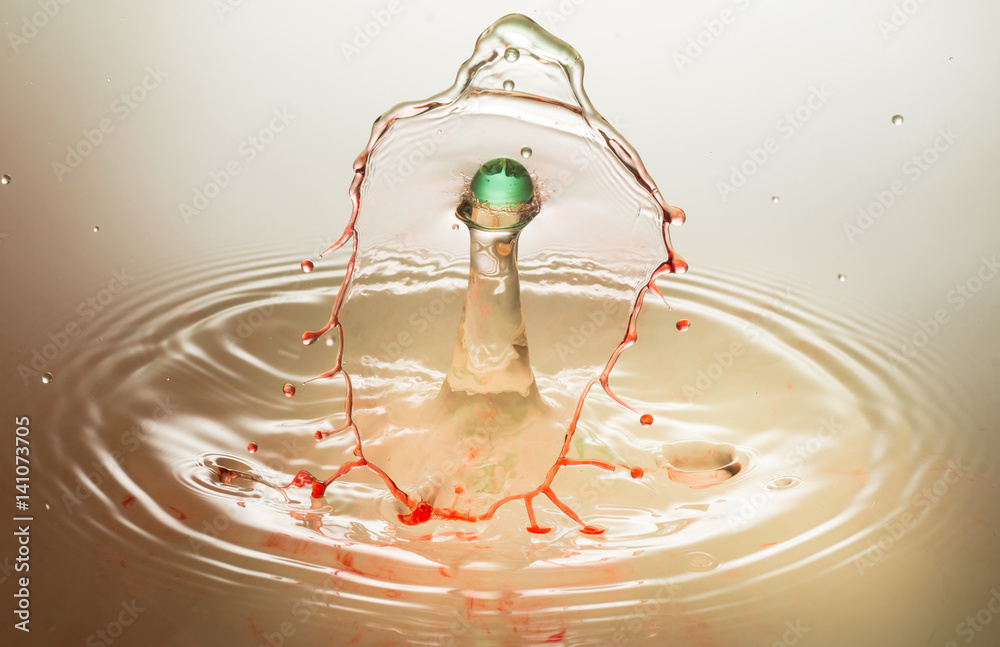 zweifärbiger Wassertropfen