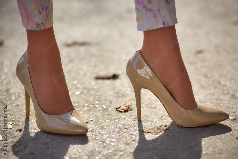 women's high-heeled shoes