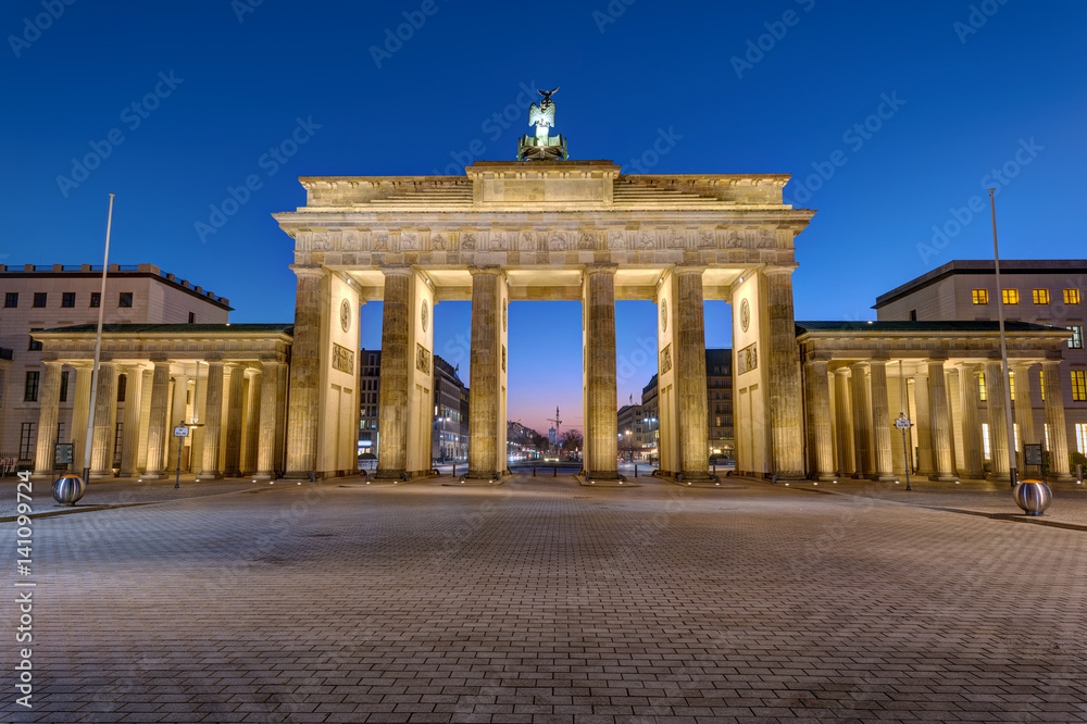 The back of the Brandenburger Tor in Berlin at night The back of the Brandenburger Tor in Berlin at night