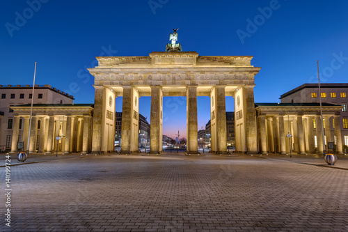 The back of the Brandenburger Tor in Berlin at night