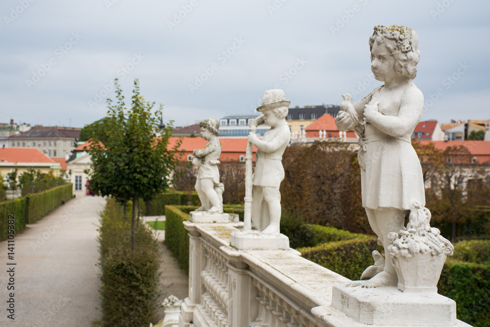 Obraz premium Sculpture park square in the historic center of Vienna