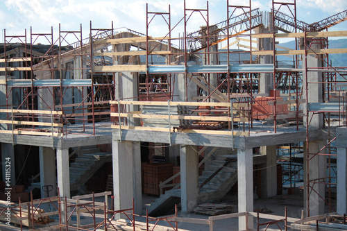 scheletro palazzina in costruzione lavoro 