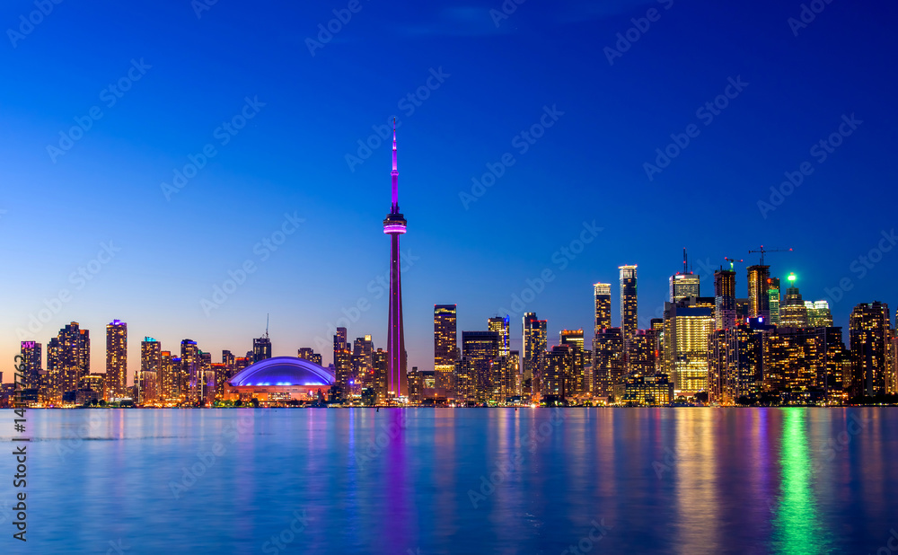 Obraz premium Panoramę miasta Toronto w nocy
