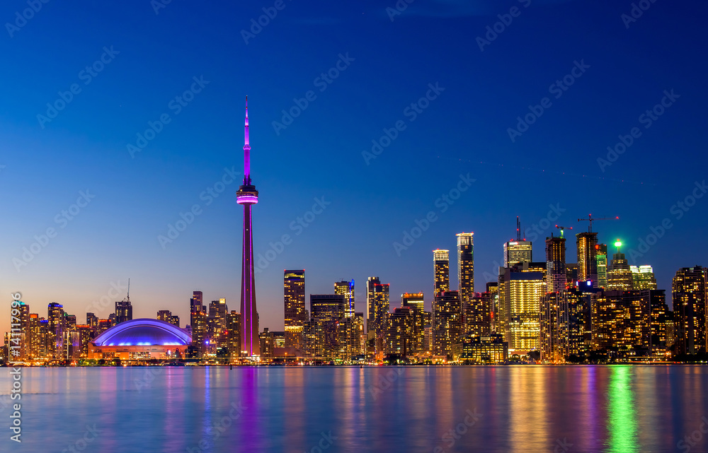 Obraz premium Toronto city skyline at night, Ontario, Toronto