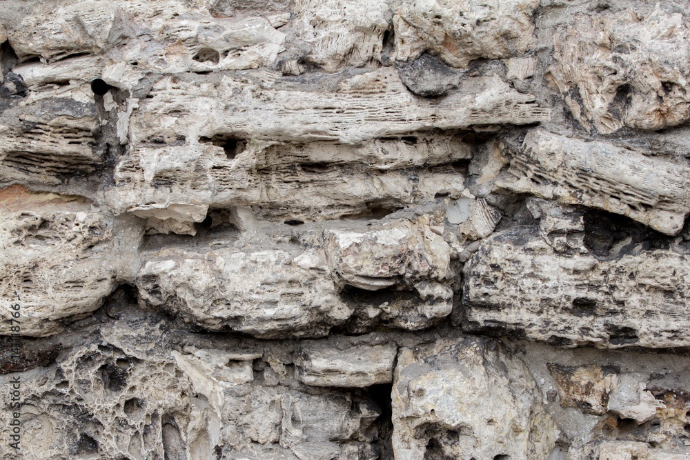 Laying of wild stone