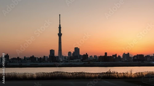 東京スカイツリータイムラプス　日没から夜景　パン