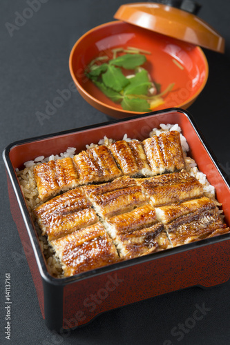 Obraz na płótnie 鰻かば焼き w salonie