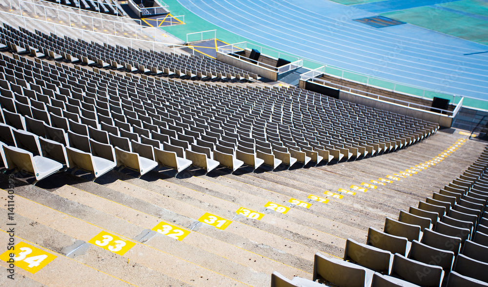 Obraz premium puste miejsca na dużym stadionie sportowym