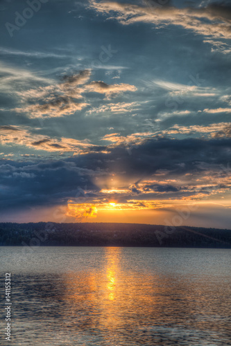 Sundown over an lake © Kristian Tuhkanen