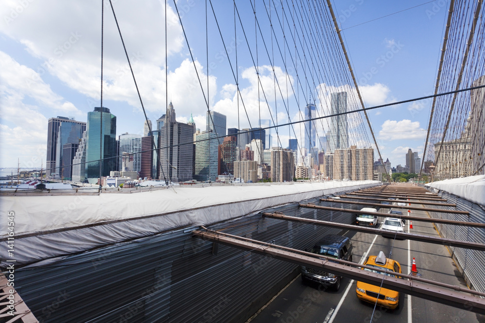 Fototapeta premium Manhattan skylinefrom the Brooklyn Bridge.
