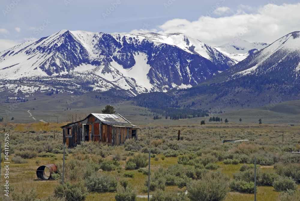 Old barn on farm in the Eastern Sierra near Yosemite National park, Sierra Nevada Mountains, California a popular place for RV trips, family vacations, backpacking and hiking
