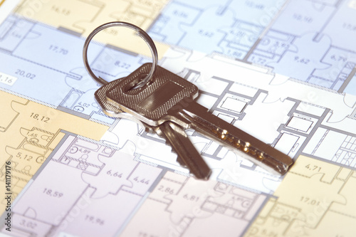 Keys and apartment plans 