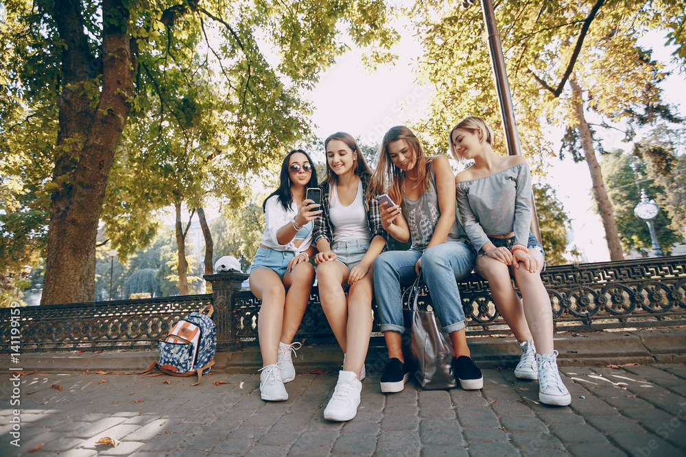Obraz premium girls in the city