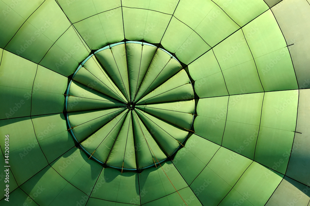 Naklejka premium Inside hot air balloon