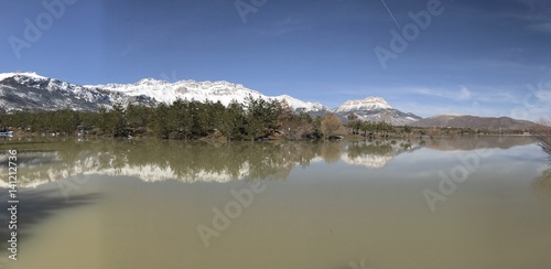 panoramik dağ yansımaları photo