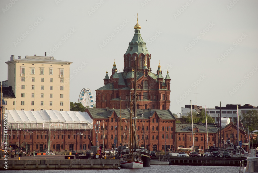 Obraz Katedra Uspienska i marina w Helsinkach, Finlandia