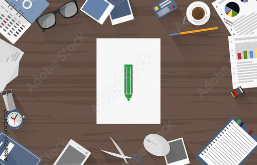 Grüner Stift - Dokument auf Schreibtisch