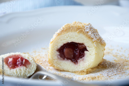 Zwetschkenknödel - Plum Dumplings Österreichische Spezialität