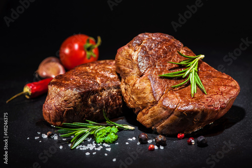 Grilled beef fillet steaks with spices