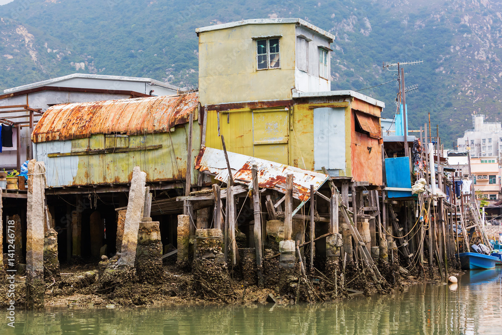 Obraz premium stilt houses in Tai O on Lantau Island, Hongkong