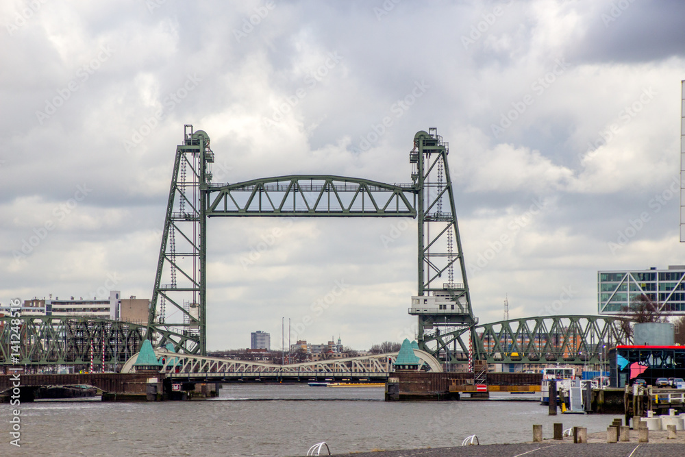 Klappbrücke in Rotterdam