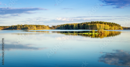 весенний пейзаж на уральской реке Иртыш, Россия, 