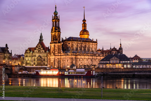 Katholische Hofkirche Dresden in der Abenddämmerung photo