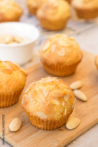 Cottage cheese muffins with almonds