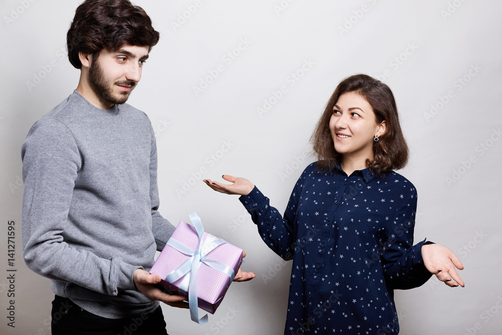 Give surprise sale to girlfriend