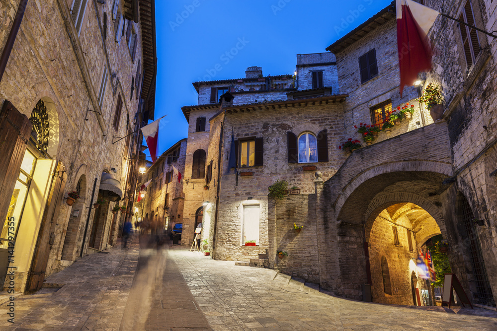 Old town of Assisi at night