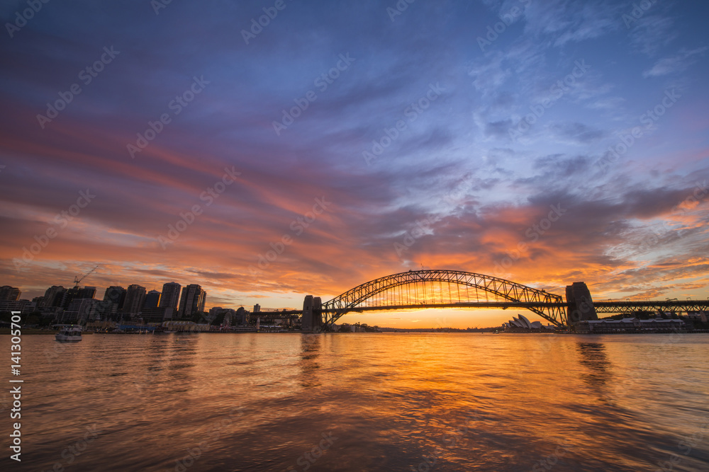 Naklejka premium Sunrise from Sydney Harbor bridge.