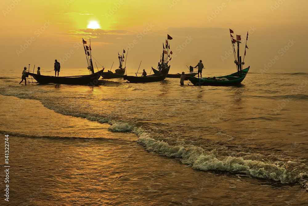 Daily life of Vietnam fishermen