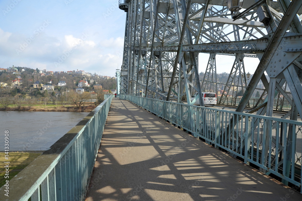 Das Blaue Wunder ion Dresden, ein Wahrzeichen der Stadt